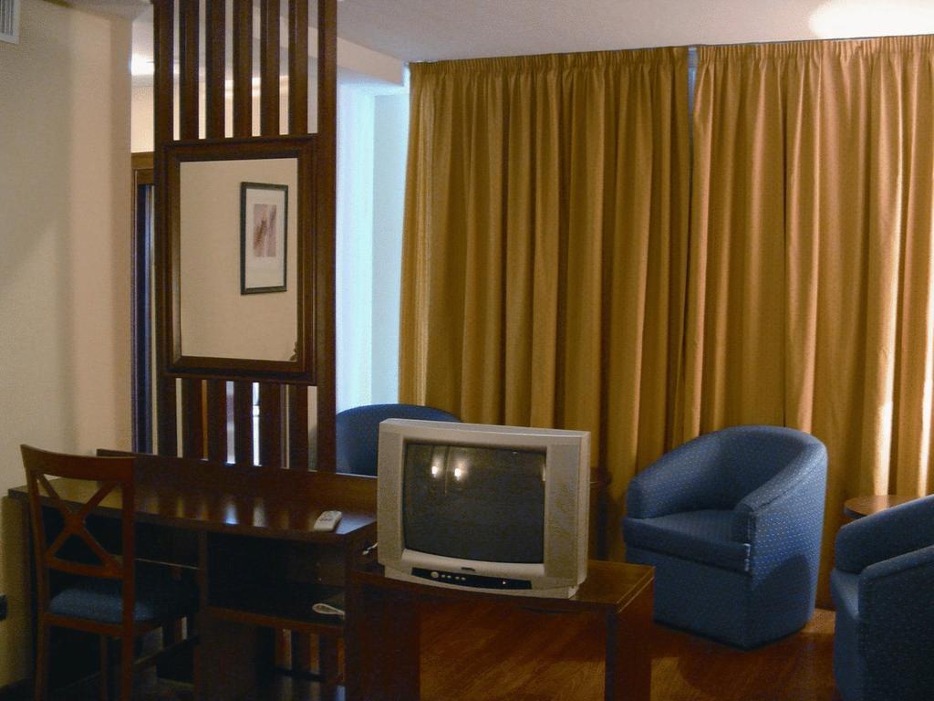 Hg Gaona Hotel Peligros Phòng bức ảnh